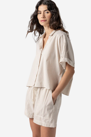STRIPED BOXY BUTTON DOWN