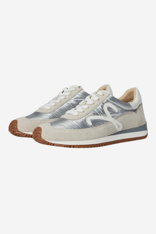 Queen Sneaker