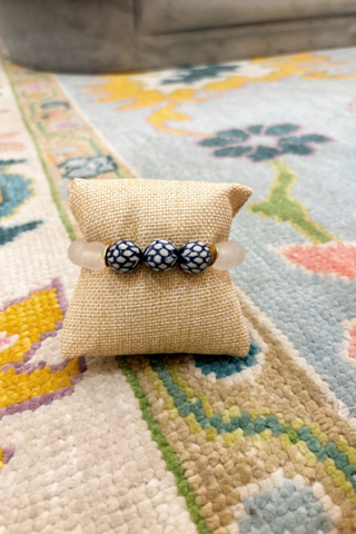 Recycled Glass & Chinoiserie Bead Stretch Bracelet Gold